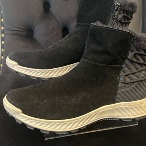 BareTraps Black Fur Suede Weather Snow Ankle Boots 10